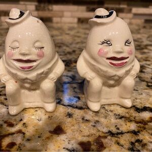 Vintage Ceramic Humpty Dumpty salt and pepper shakers